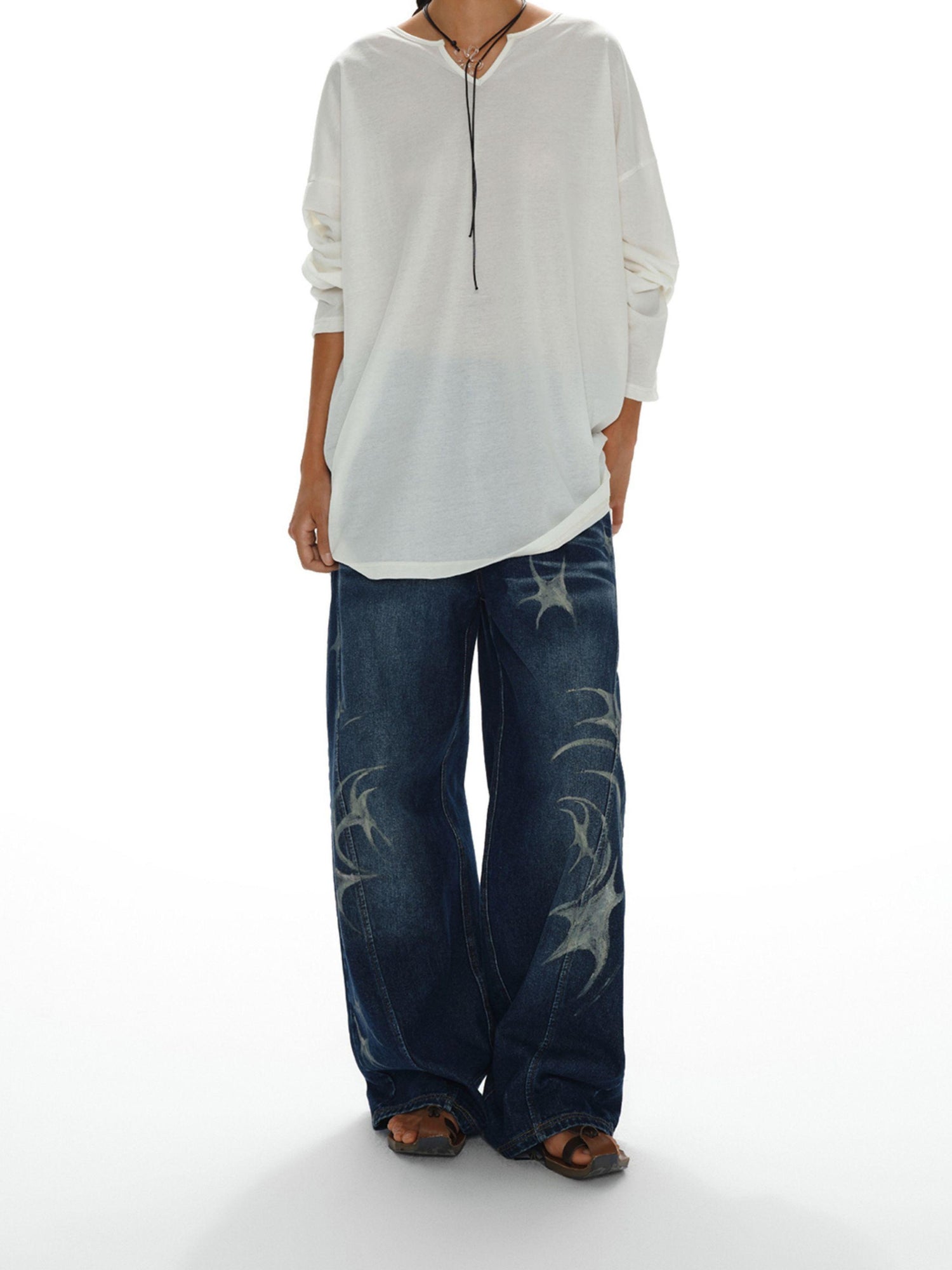 oinimi Oversized White V-Neck Sun Protection Tee Dropped Shoulder Relaxed Fit