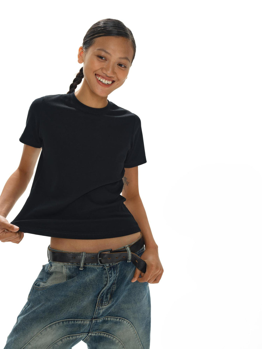 oinimi Soft Cotton Unisex T-Shirt Black White Slim Fit Crew Neck Tee