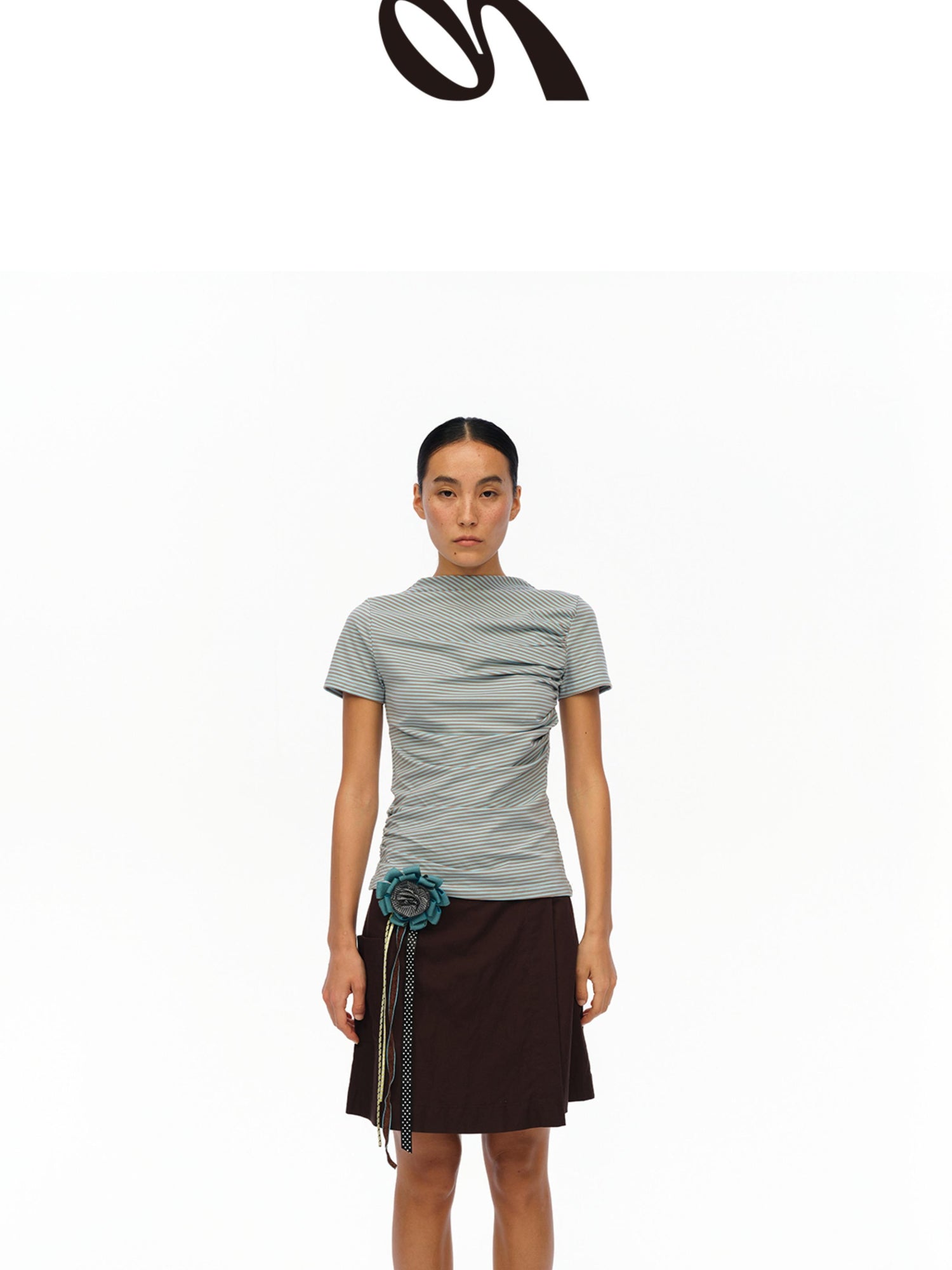 oinimi Soft Sculpted Pleated Tee Fitted Waist