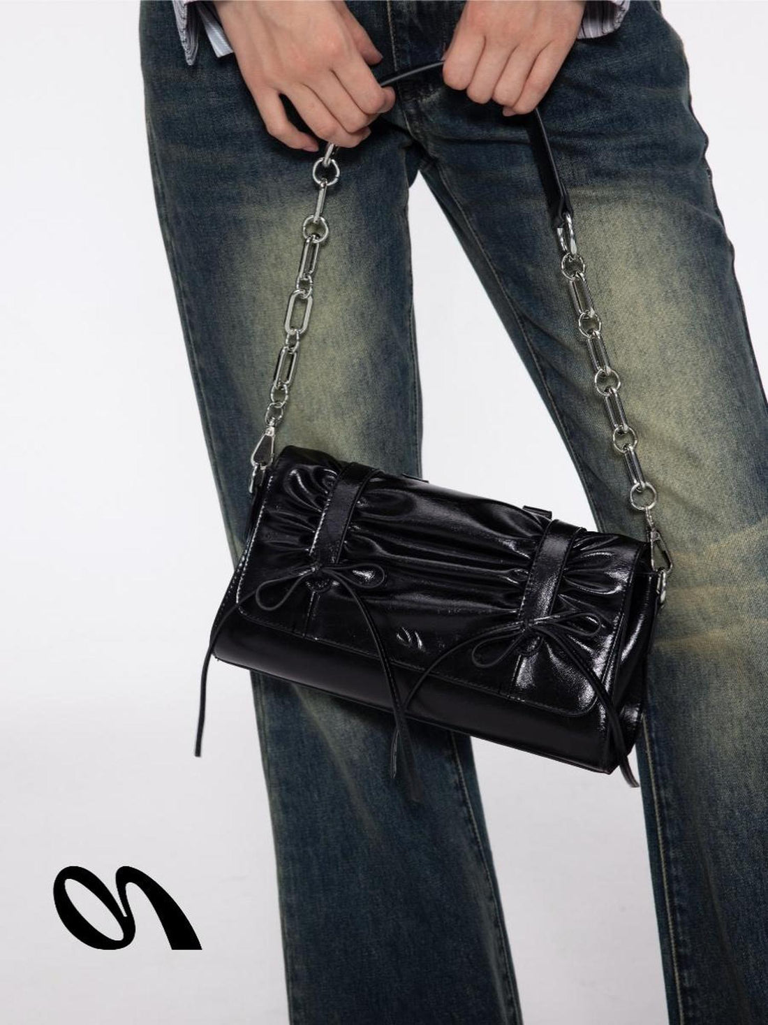 oinimi Soft Sculpture Pleated Butterfly Knot Cambridge Bag Silver Black