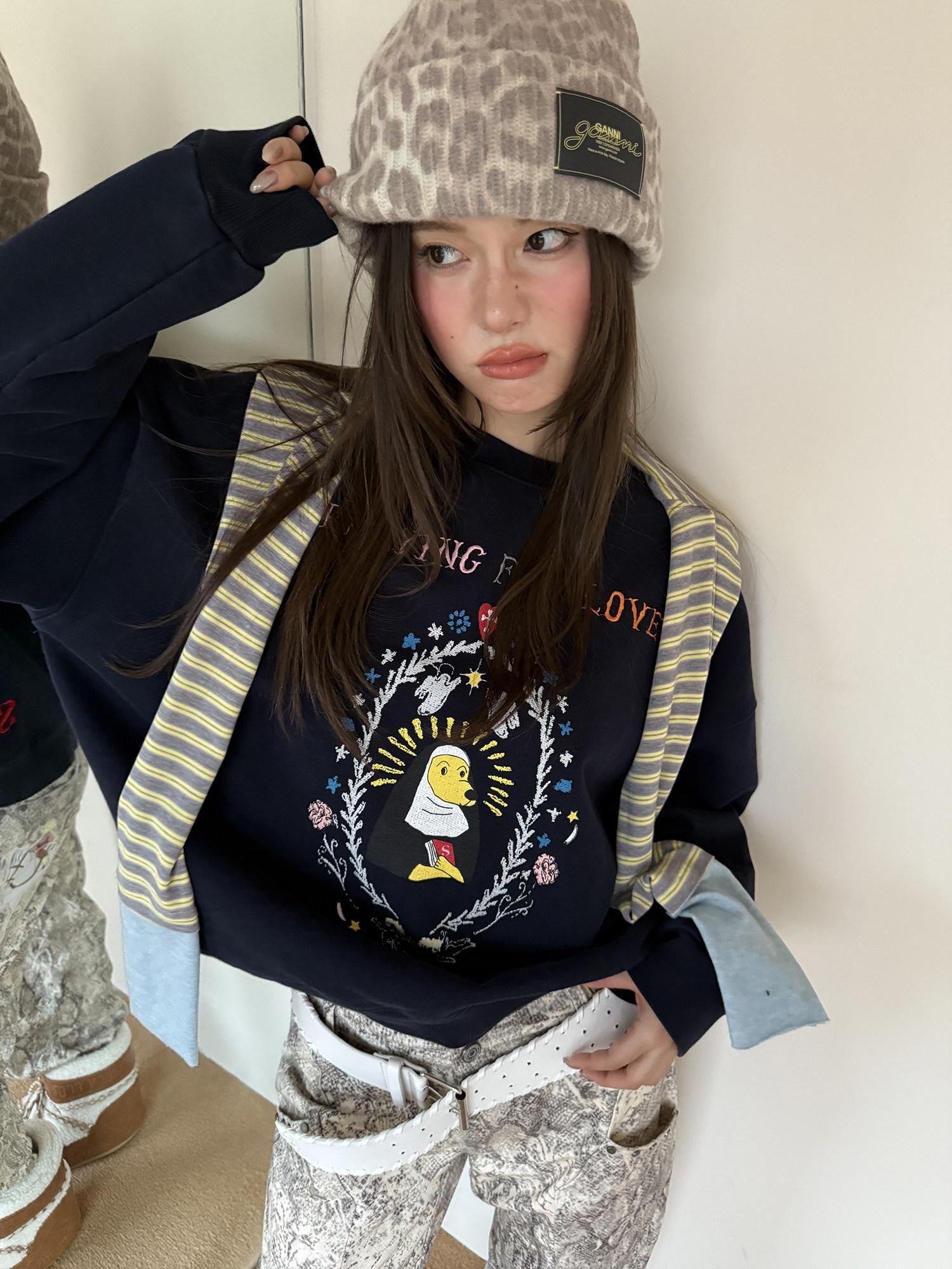 sancco house Nun Puppy Print Washed Vintage Crewneck Women&