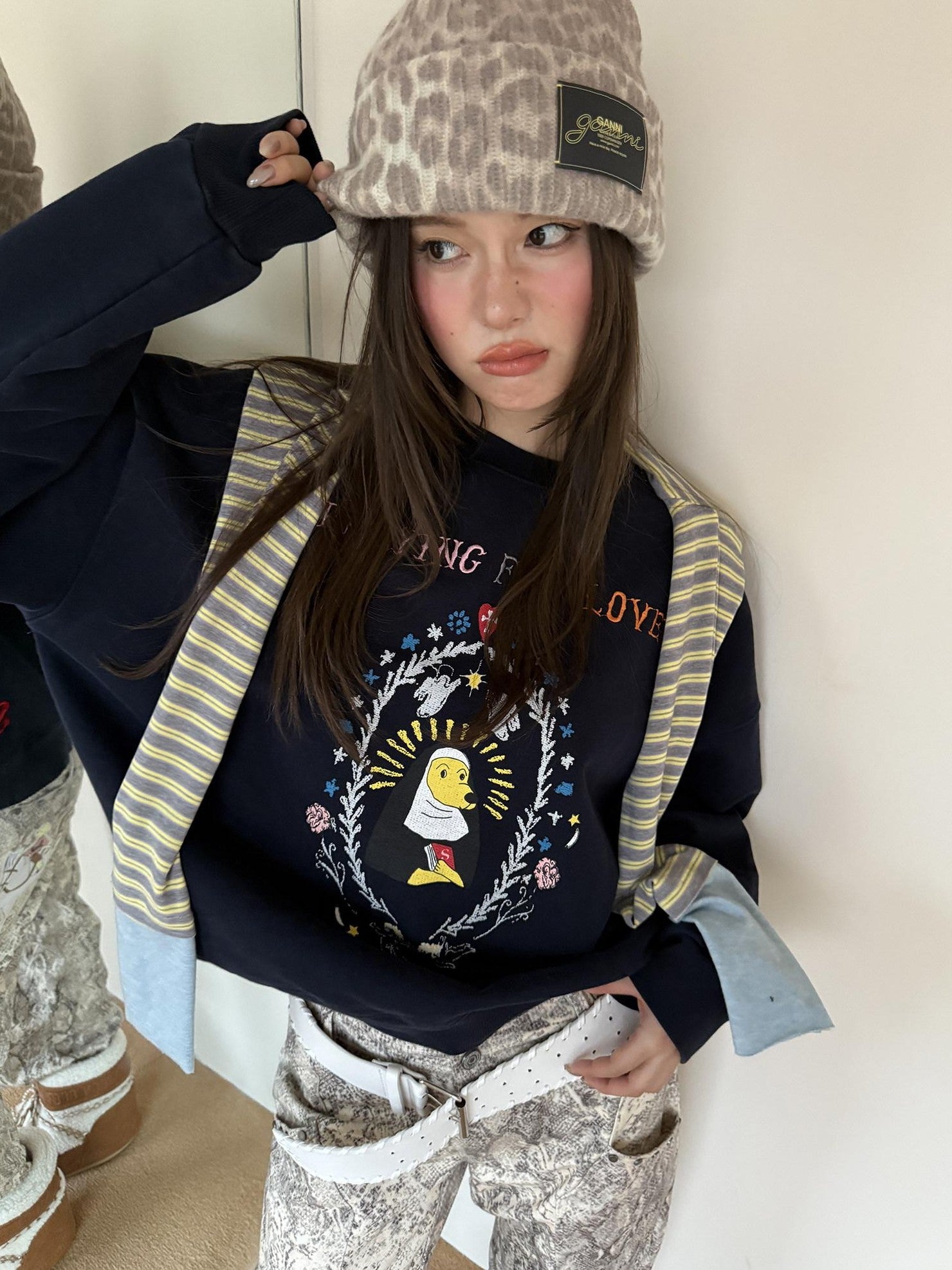 sancco house Washed Crewneck Nun Puppy Print Women&