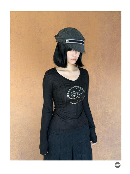 takeabreak Black Studded Conch Rhinestone V-neck Women&