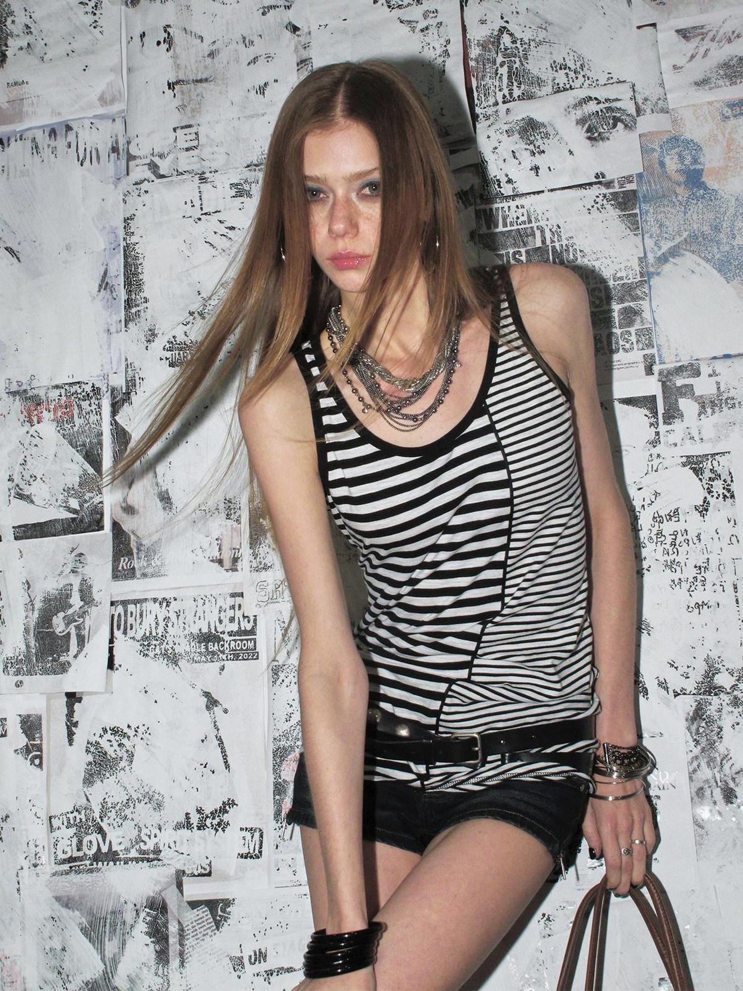 wear And tear Black White Striped Asymmetric Diagonal Hem Women&