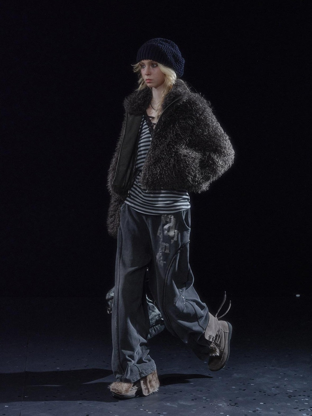 wear And tear Dark Gray Faux Fur Stand Collar Zipper Women&