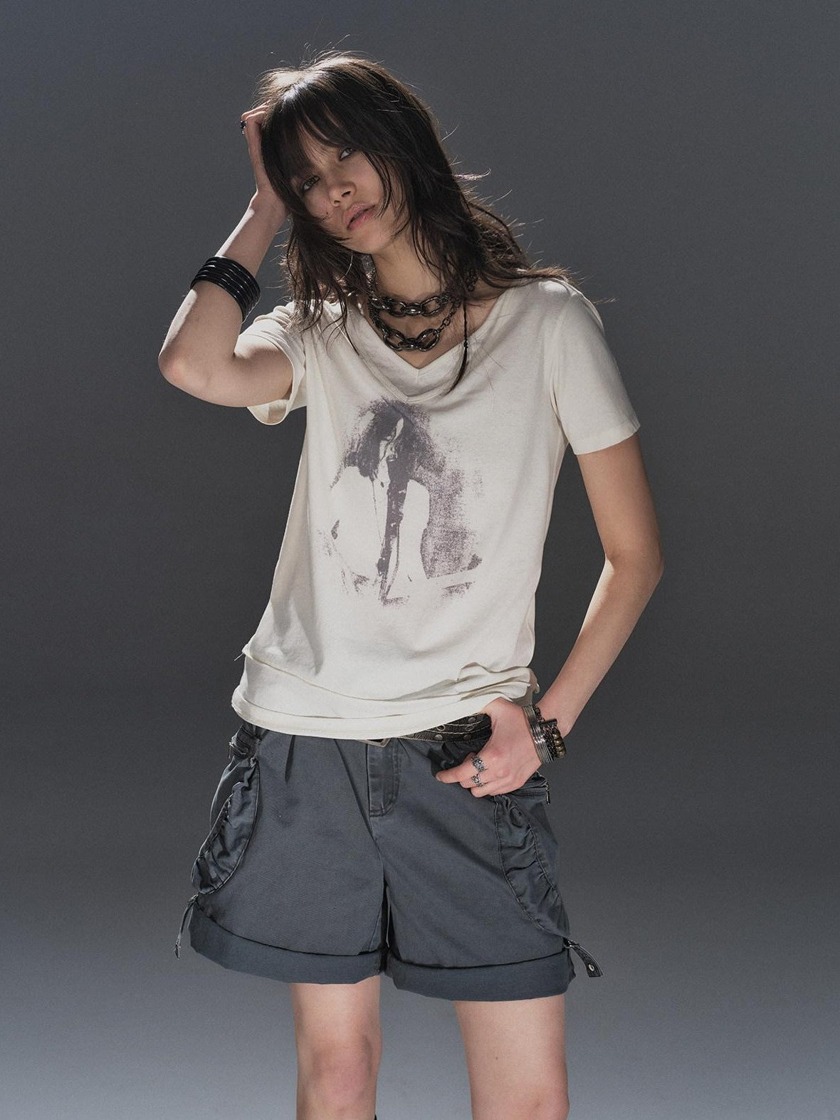 wear And tear Frayed Layered V-neck Portrait Print Women&