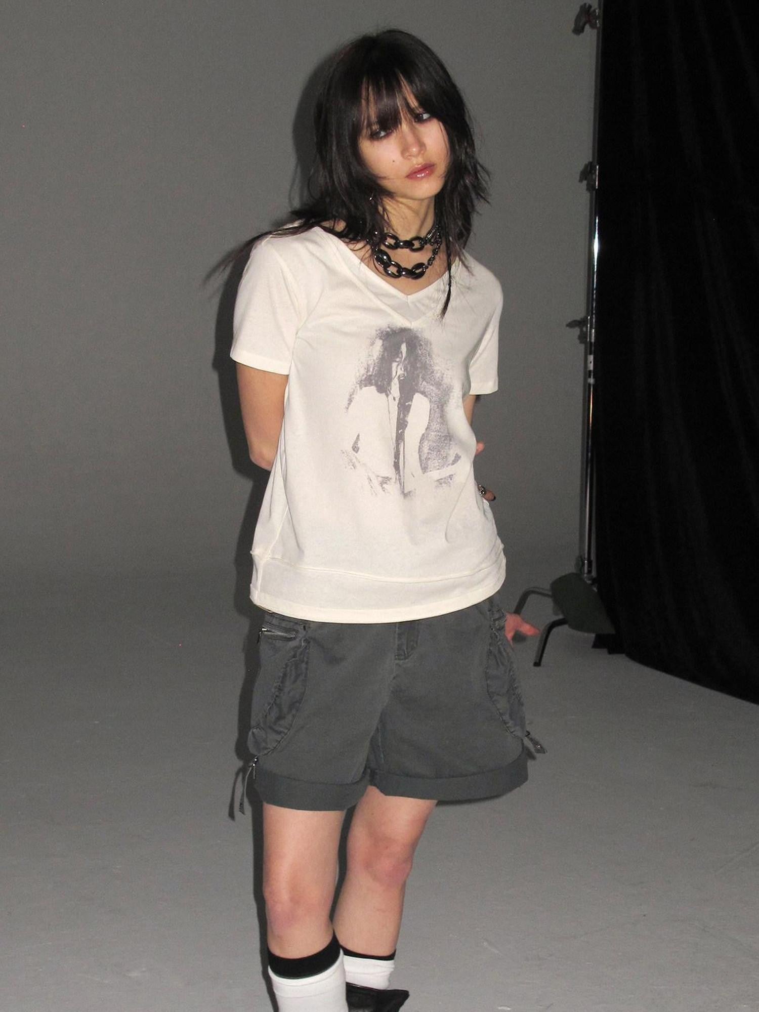 wear And tear Frayed Layered V-neck Portrait Print Women&