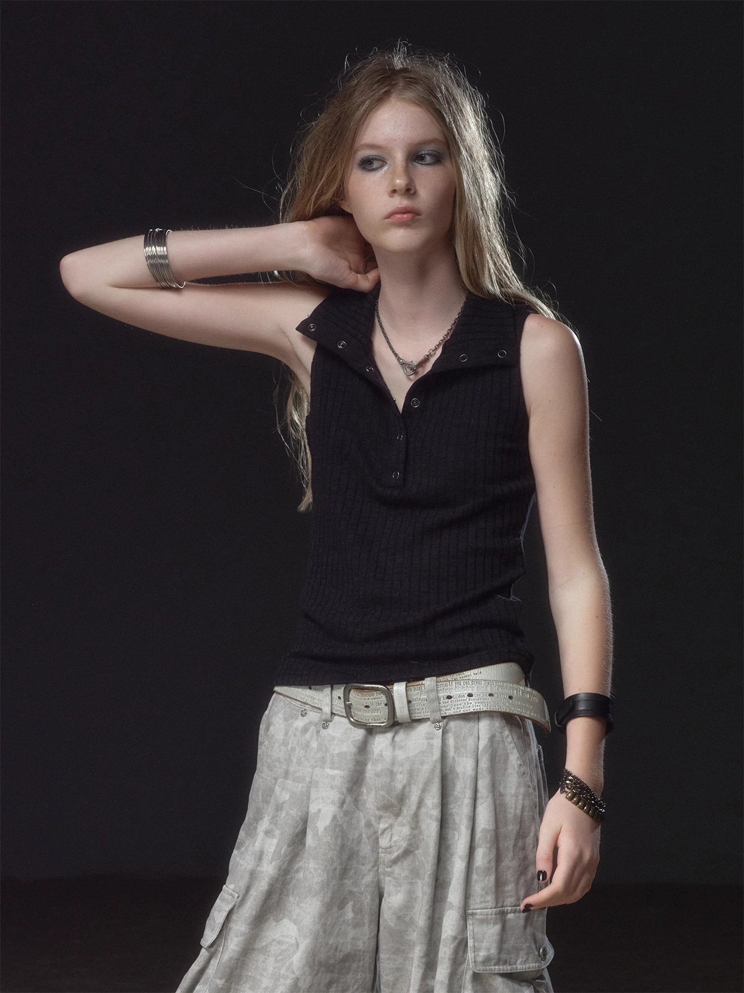 wear_And_tear_High_Neck_Half_Placket_Knit_Vest_MISSTT