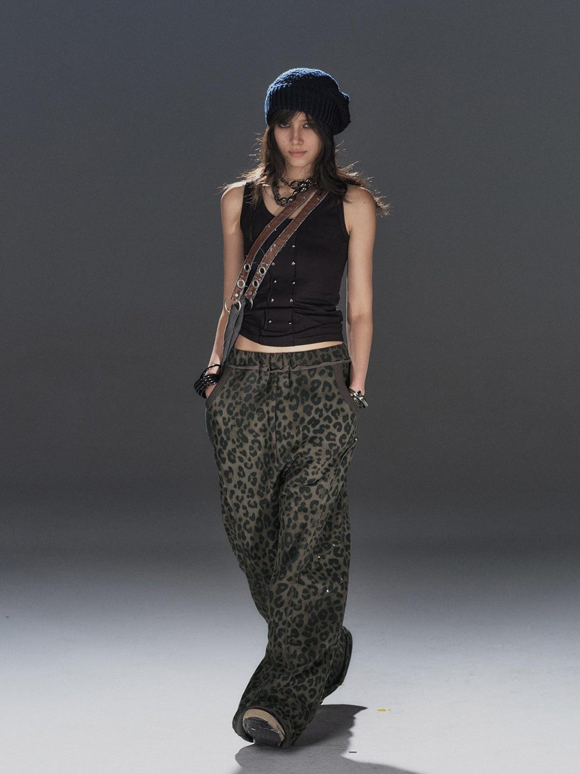 wear And tear Leopard Studded Frayed Split Women&