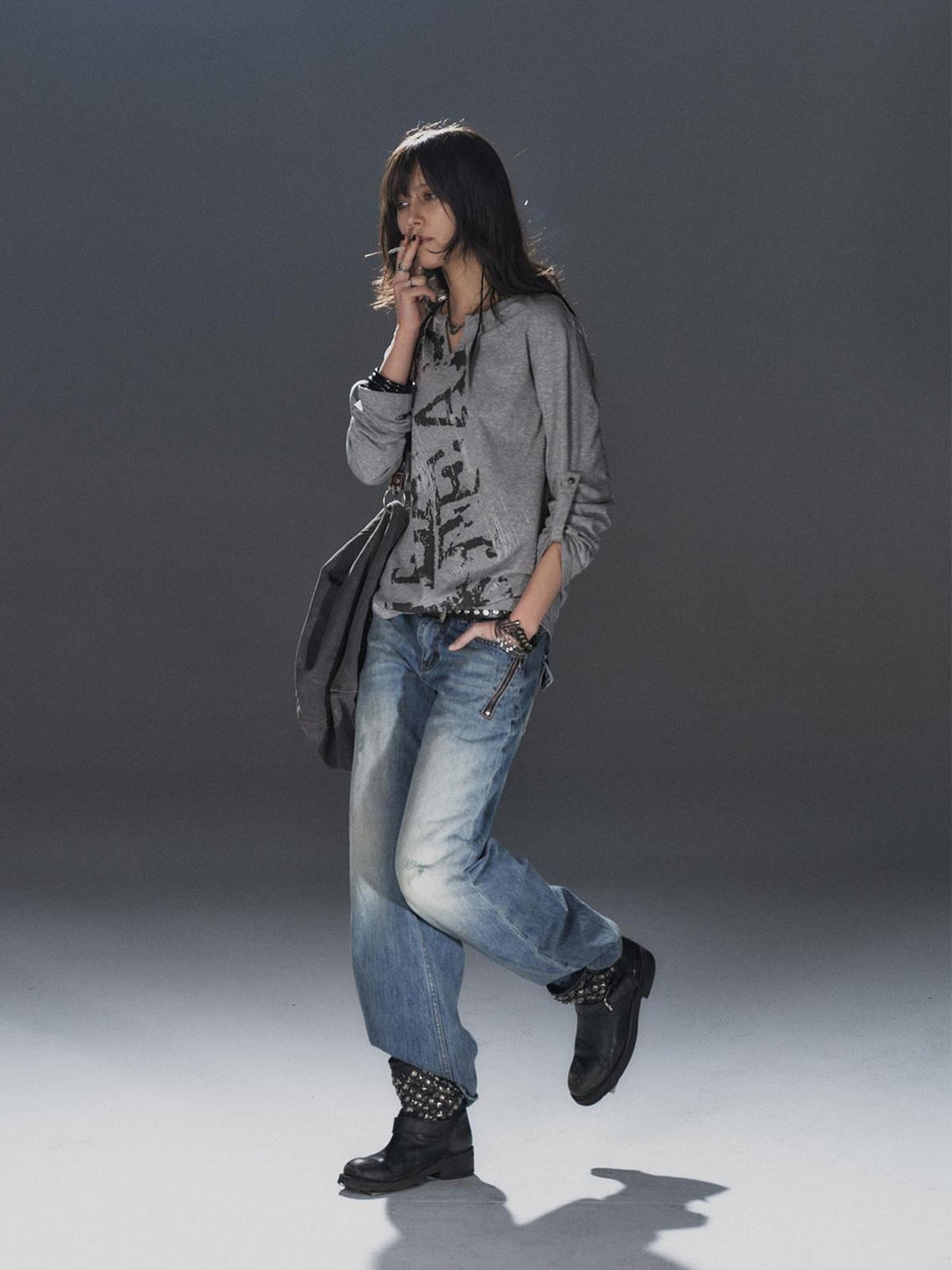 wear And tear Studded Punk Letter Print V Neck Loose Puff Long Sleeve Women Light Gray T-Shirt