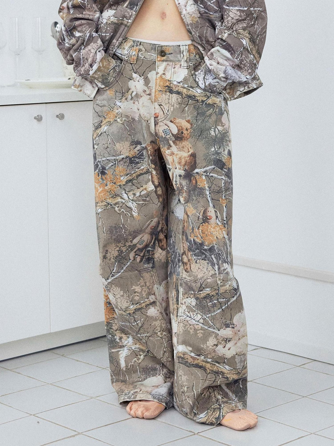 wii wil Bear Camo Washed Distressed Cargo Women&