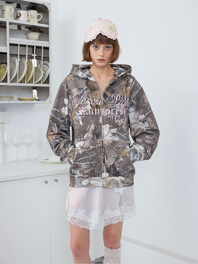 wii wil Cropped Camo Bear Print Lettering Women&