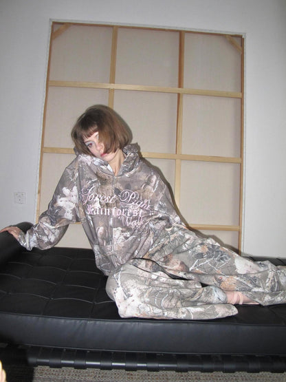 wii wil Cropped Camo Bear Print Lettering Women&