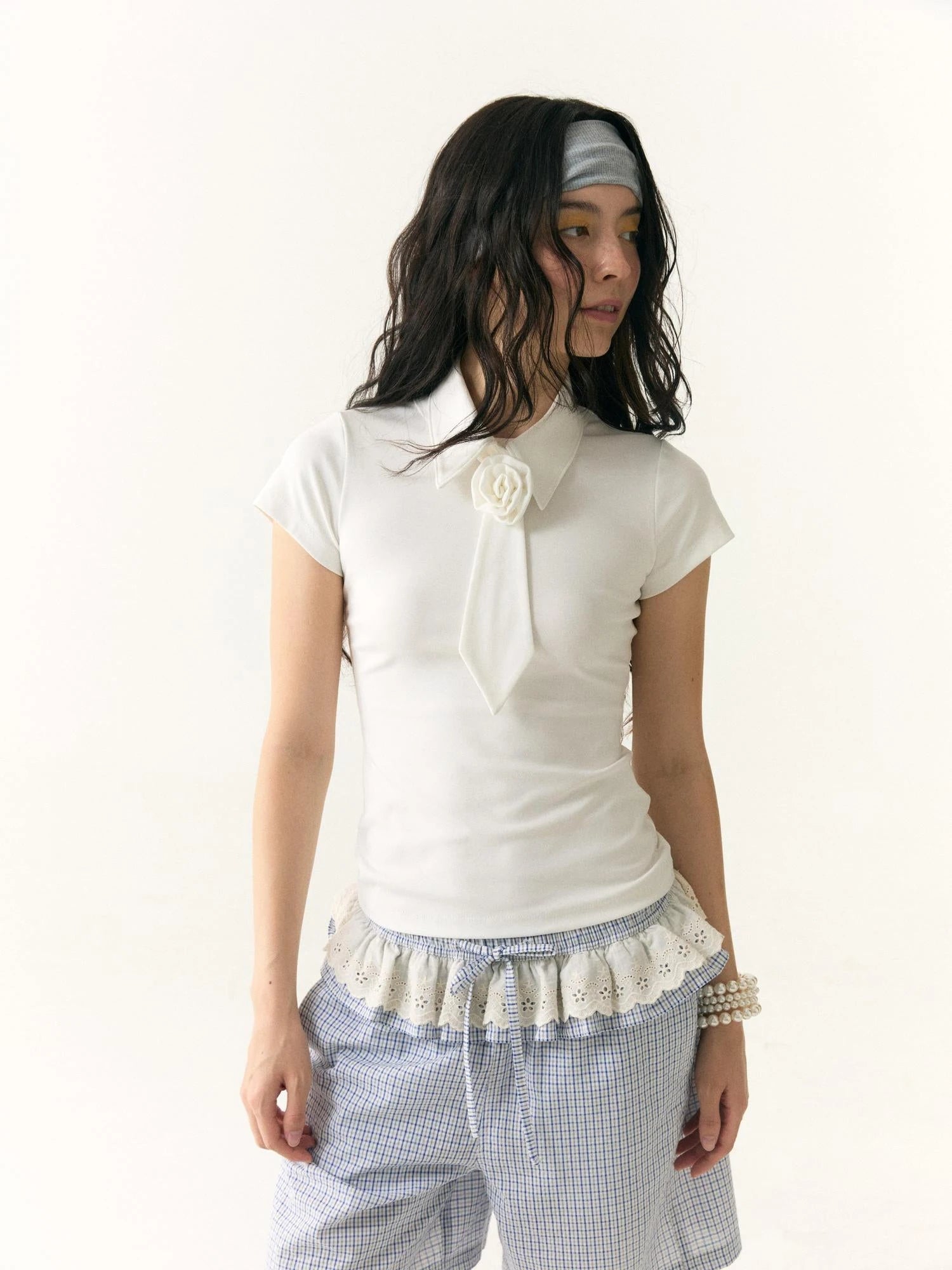 Detachable Flower Tie Stretch Fitted Tee