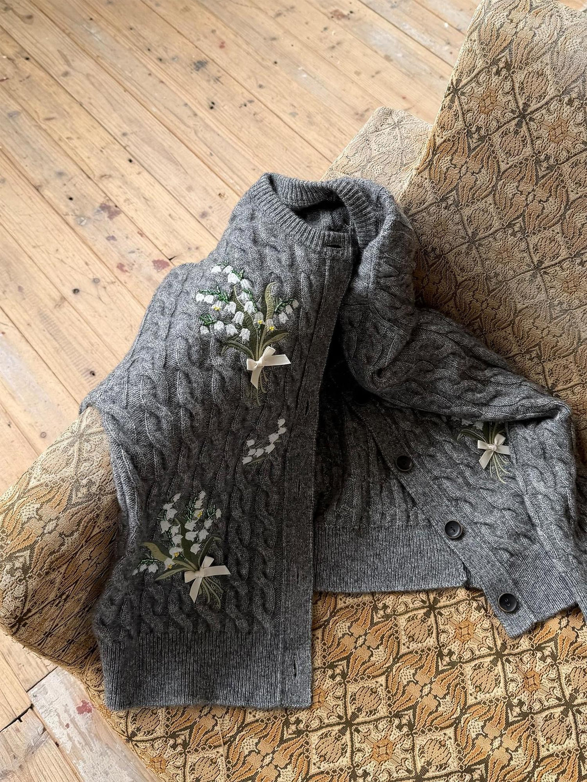 wii wil Lily Of The Valley Embroidery Beaded Grey Cable Knit Women&